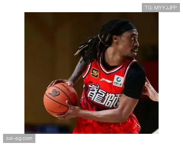 狂野新援奎因·休斯首秀即进球，助力球队主场取胜